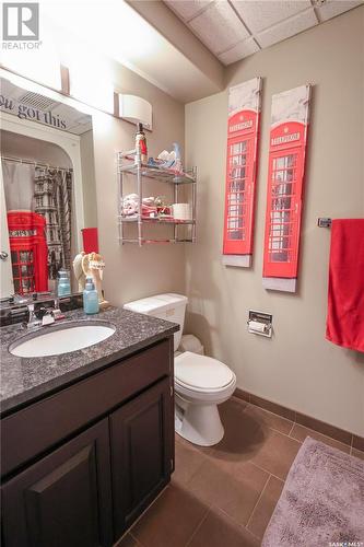 25 Oliver Way, Prince Albert, SK - Indoor Photo Showing Bathroom