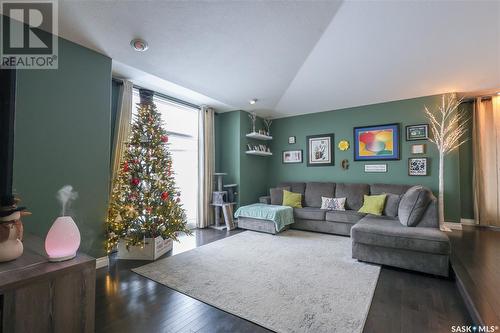 25 Oliver Way, Prince Albert, SK - Indoor Photo Showing Living Room