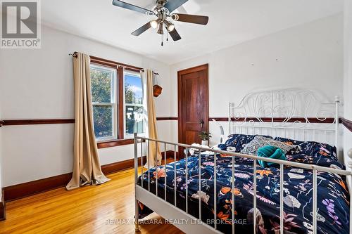 222 Alexandra Street, Port Colborne (878 - Sugarloaf), ON - Indoor Photo Showing Bedroom