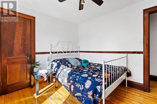 222 Alexandra Street, Port Colborne (878 - Sugarloaf), ON - Indoor Photo Showing Bedroom