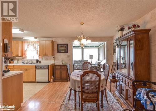 56 Tecumseth Pines Drive, New Tecumseth, ON - Indoor Photo Showing Dining Room