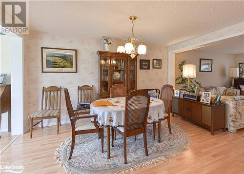 56 Tecumseth Pines Drive, New Tecumseth, ON - Indoor Photo Showing Dining Room