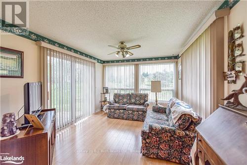 56 Tecumseth Pines Drive, New Tecumseth, ON - Indoor Photo Showing Living Room