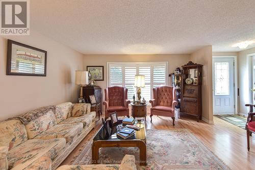 56 Tecumseth Pines Drive, New Tecumseth, ON - Indoor Photo Showing Living Room