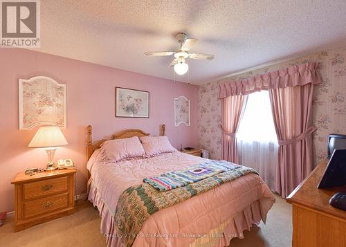 56 Tecumseth Pines Drive, New Tecumseth, ON - Indoor Photo Showing Bedroom