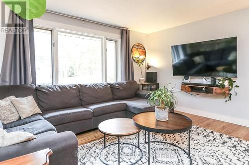 109 Knox Road W, Wasaga Beach, ON - Indoor Photo Showing Living Room