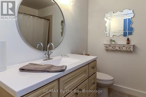 109 Knox Road W, Wasaga Beach, ON - Indoor Photo Showing Bathroom