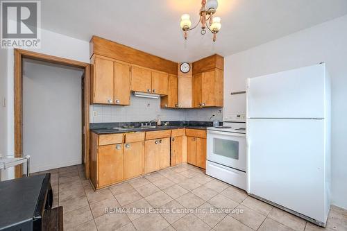 113 Elizabeth Street, Guelph (Two Rivers), ON - Indoor Photo Showing Kitchen With Double Sink