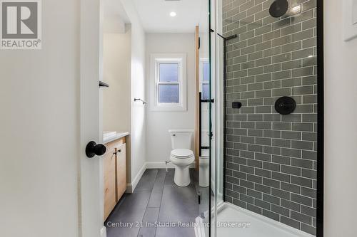 631 Louis Street, Saugeen Shores, ON - Indoor Photo Showing Bathroom