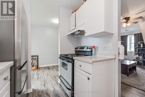 421 Wellington Rd 18, Centre Wellington (Elora/Salem), ON - Indoor Photo Showing Kitchen