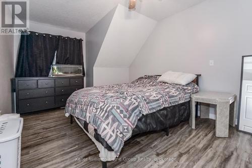 421 Wellington Rd 18, Centre Wellington (Elora/Salem), ON - Indoor Photo Showing Bedroom