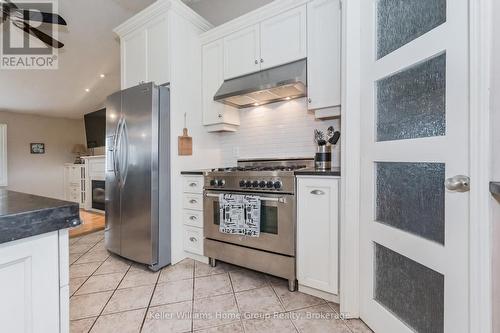 421 Wellington Rd 18, Centre Wellington (Elora/Salem), ON - Indoor Photo Showing Kitchen