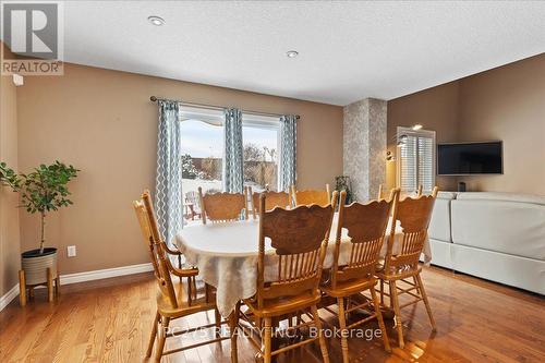 607 Southwood Way, Woodstock (Woodstock - South), ON - Indoor Photo Showing Dining Room