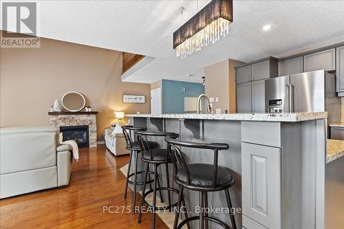 607 Southwood Way, Woodstock (Woodstock - South), ON - Indoor Photo Showing Kitchen With Upgraded Kitchen