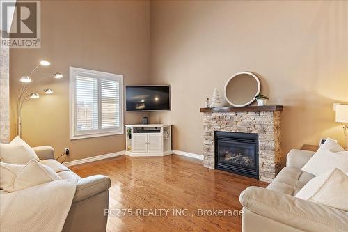 607 Southwood Way, Woodstock (Woodstock - South), ON - Indoor Photo Showing Living Room With Fireplace