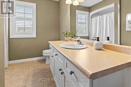 607 Southwood Way, Woodstock (Woodstock - South), ON - Indoor Photo Showing Bathroom