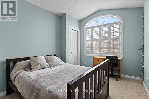 607 Southwood Way, Woodstock (Woodstock - South), ON - Indoor Photo Showing Bedroom