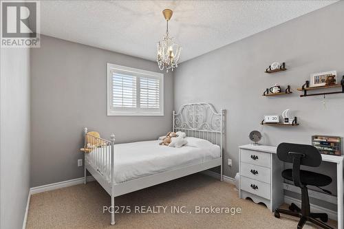 607 Southwood Way, Woodstock (Woodstock - South), ON - Indoor Photo Showing Bedroom