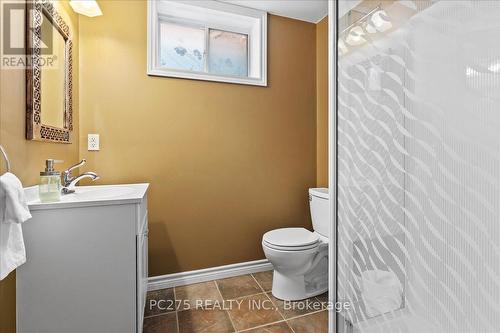 607 Southwood Way, Woodstock (Woodstock - South), ON - Indoor Photo Showing Bathroom