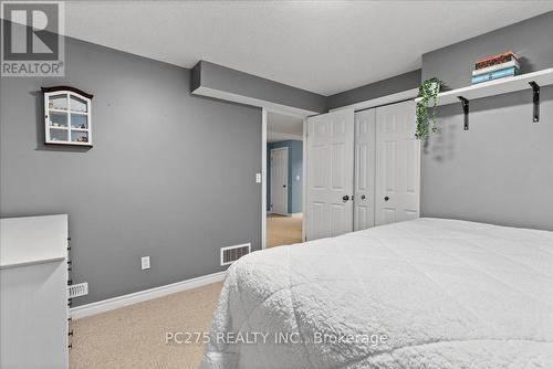 607 Southwood Way, Woodstock (Woodstock - South), ON - Indoor Photo Showing Bedroom