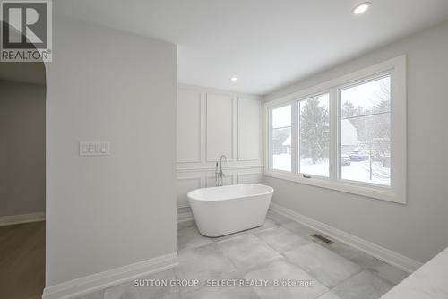 63 Doncaster Avenue, London, ON - Indoor Photo Showing Bathroom