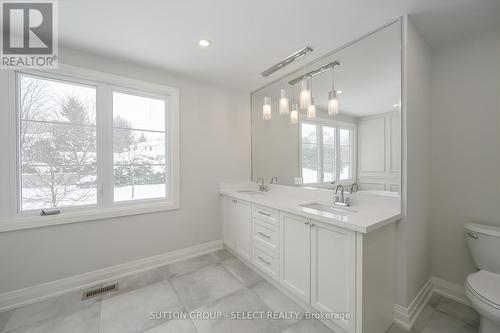 63 Doncaster Avenue, London, ON - Indoor Photo Showing Bathroom