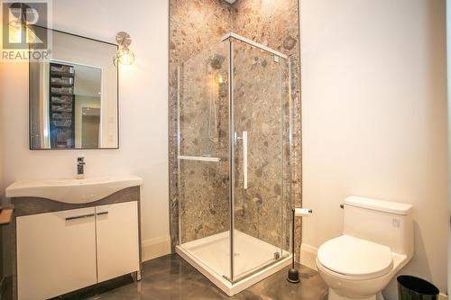 937 Sunnyside Beach Rd, Sault Ste. Marie, ON - Indoor Photo Showing Bathroom