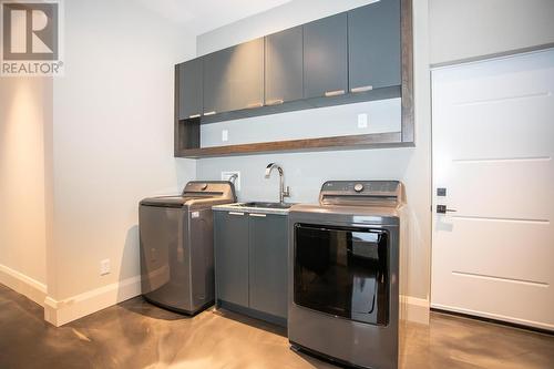 937 Sunnyside Beach Rd, Sault Ste. Marie, ON - Indoor Photo Showing Laundry Room