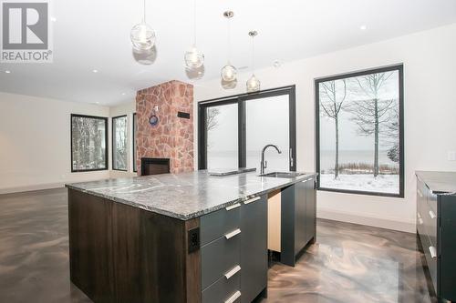 937 Sunnyside Beach Rd, Sault Ste. Marie, ON - Indoor Photo Showing Kitchen With Upgraded Kitchen