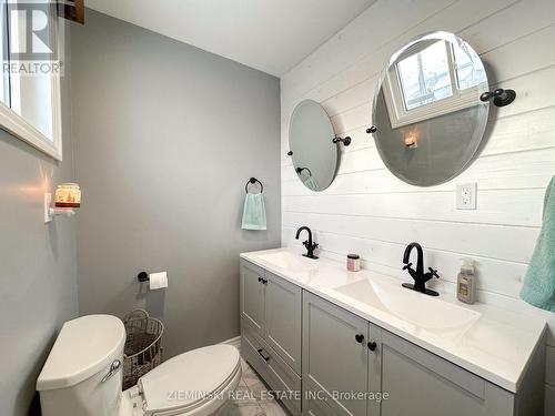 237 Devonshire Avenue, Iroquois Falls, ON - Indoor Photo Showing Bathroom