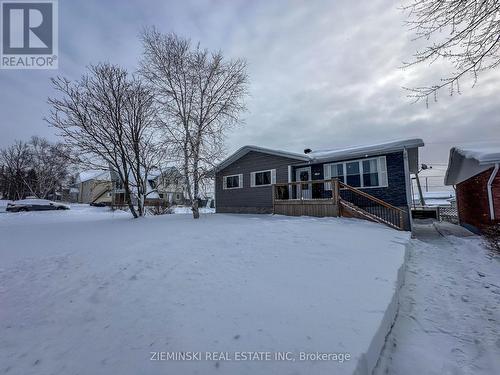 237 Devonshire Avenue, Iroquois Falls, ON - Outdoor