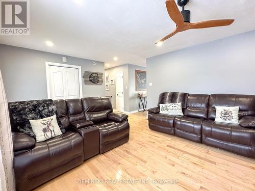 237 Devonshire Avenue, Iroquois Falls, ON - Indoor Photo Showing Living Room