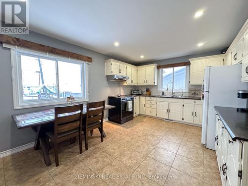 237 Devonshire Avenue, Iroquois Falls, ON - Indoor Photo Showing Kitchen