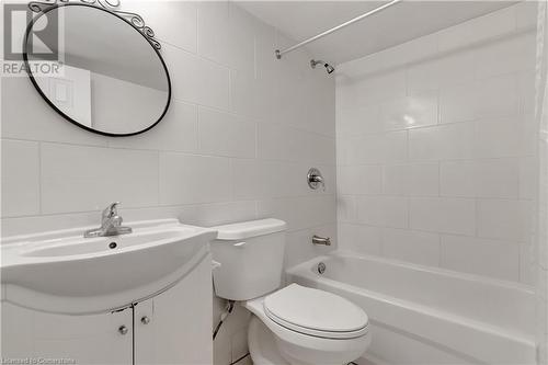 84 Weber Street S, Waterloo, ON - Indoor Photo Showing Bathroom