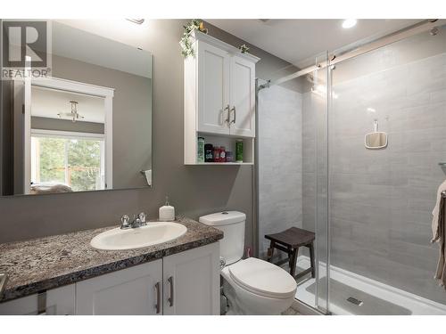 En-suite, large walk-in shower - 9510 97 Highway N Unit# 157, Vernon, BC 