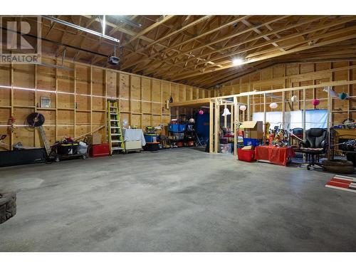 30' X 40' garage - 9510 97 Highway N Unit# 157, Vernon, BC 