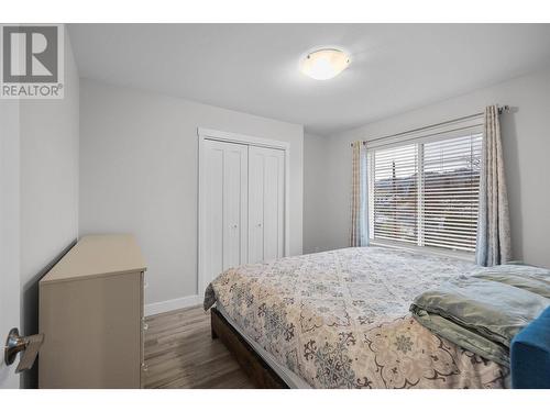 1400-1404 Braemar Street, Kelowna, BC - Indoor Photo Showing Bedroom