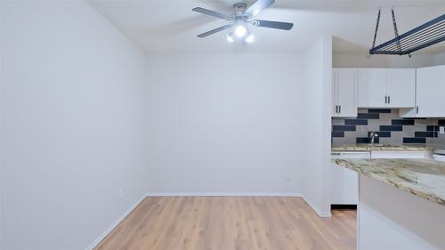 108C-735 Cook Road, Kelowna, BC - Indoor Photo Showing Kitchen