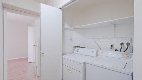 108C-735 Cook Road, Kelowna, BC - Indoor Photo Showing Laundry Room