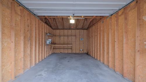 108C-735 Cook Road, Kelowna, BC - Indoor Photo Showing Garage