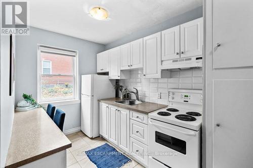 3 - 137 Emerald Street S, Hamilton, ON - Indoor Photo Showing Kitchen