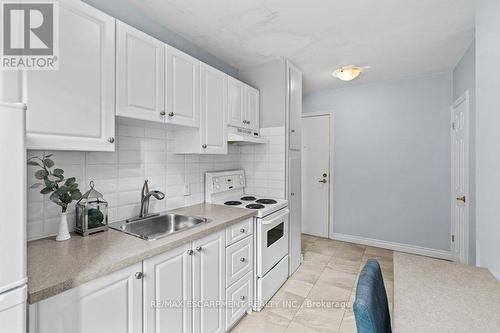 3 - 137 Emerald Street S, Hamilton, ON - Indoor Photo Showing Kitchen