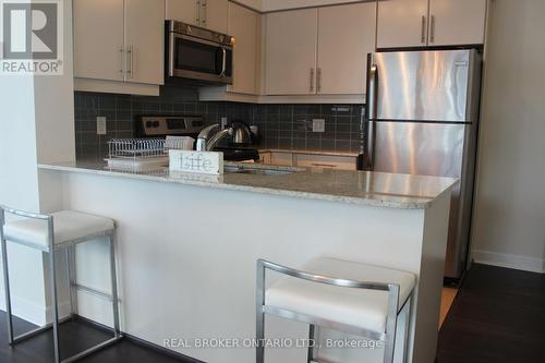 1603 - 33 Bay Street, Toronto, ON - Indoor Photo Showing Kitchen