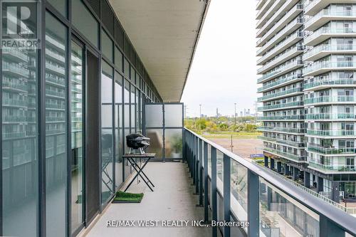 702 - 20 Shore Breeze Drive, Toronto, ON - Outdoor