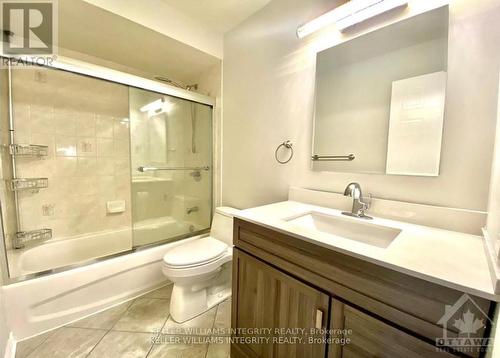 595 Renaissance Drive, Ottawa, ON - Indoor Photo Showing Bathroom