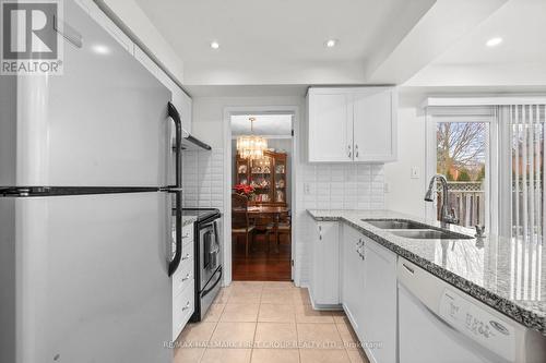 18 Intrepid Drive, Whitby, ON - Indoor Photo Showing Kitchen With Double Sink With Upgraded Kitchen