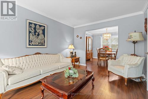 18 Intrepid Drive, Whitby, ON - Indoor Photo Showing Living Room