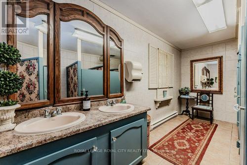 1303 Maryhill Road E, Woolwich, ON - Indoor Photo Showing Bathroom