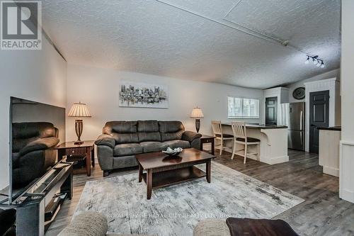 1303 Maryhill Road E, Woolwich, ON - Indoor Photo Showing Living Room