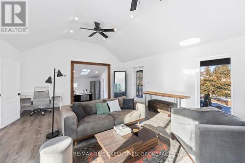 10 Greer Street, Kingston, ON - Indoor Photo Showing Living Room